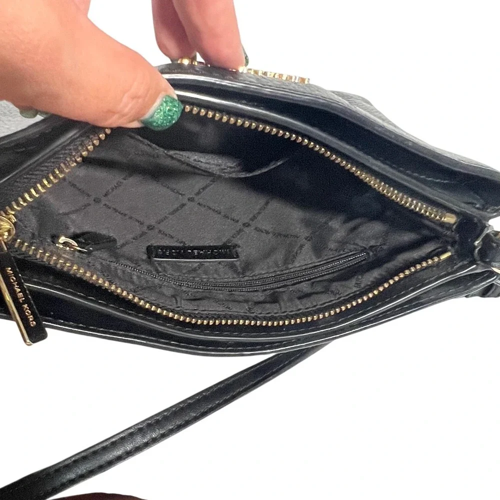 Michael Kors Trisha Crossbody Women Medium Black Pebbled Leather Gold Hardware
